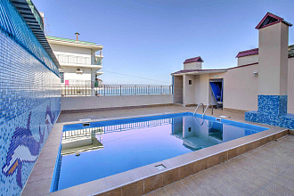 Ламбат, отель