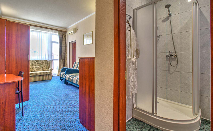 Люкс Б 2-комнатный вид на море с балконами