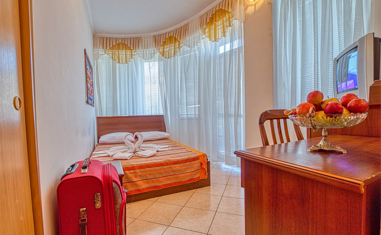 Стандарт (боковой вид на море)