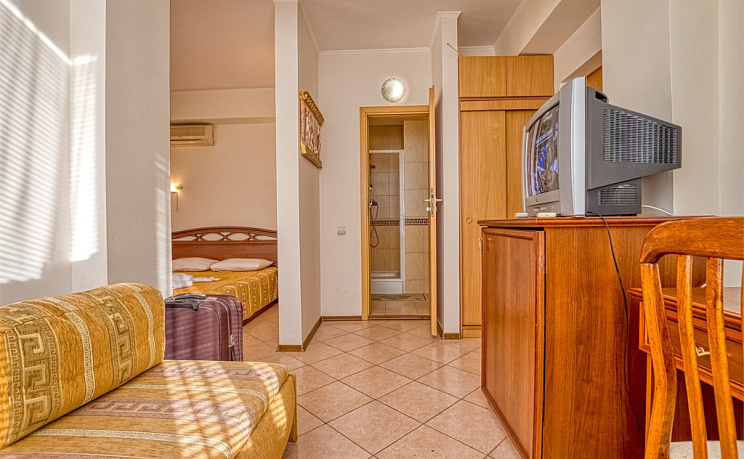 Комфорт (боковой вид на море)