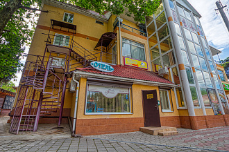 Пеликан, отель