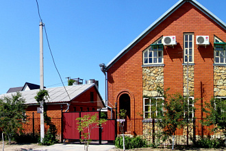 Солнечный дворик, гостевой дом