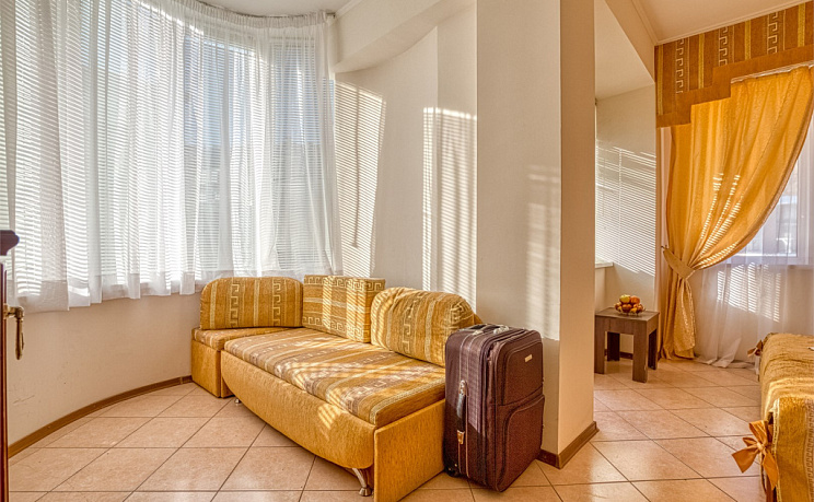 Комфорт (боковой вид на море)